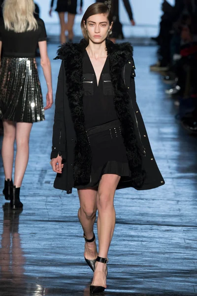 Look 14